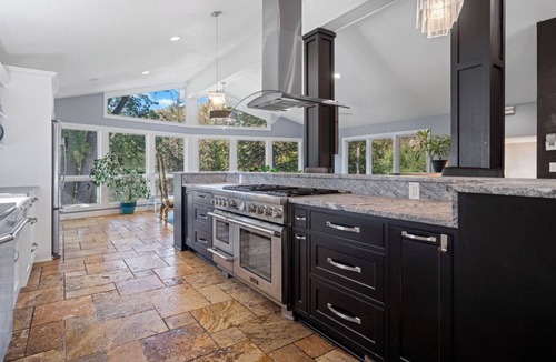 Hudson House | Large Recreational Group Gathering & Getaway Retreat Property