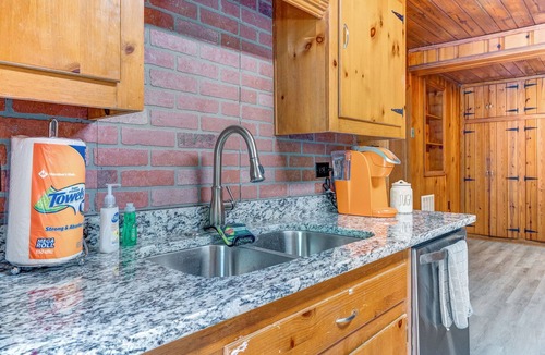 McCalla House | LARGE Stone Home, Convenient to UA, Hoover Met, GOLF