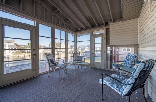Ocean Pines House | LARGE WATERFRONT HOME IN QUIET NEIGHBORHOOD IN OCEAN PINES