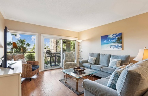 South Beach Villa | Large Wrap Around Balcony & Free Tennis