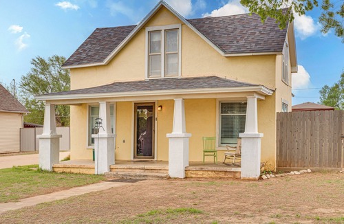 Hydro House | Large Yard & Grill: Oklahoma Family Hideaway!