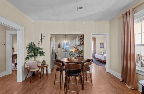 Midtown House | Laurel Charm is a cozy home with eclectic charm in the heart of Augusta. Featuring 3 beds 2 baths, and space to sleep up to 8 guests, it’s perfect for families, friends, and traveling professionals. Pet-friendly, just minutes from downtown Augusta.