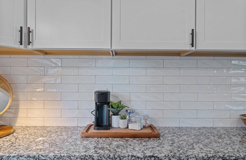 Midtown House | Laurel Charm is a cozy home with eclectic charm in the heart of Augusta. Featuring 3 beds 2 baths, and space to sleep up to 8 guests, it’s perfect for families, friends, and traveling professionals. Pet-friendly, just minutes from downtown Augusta.