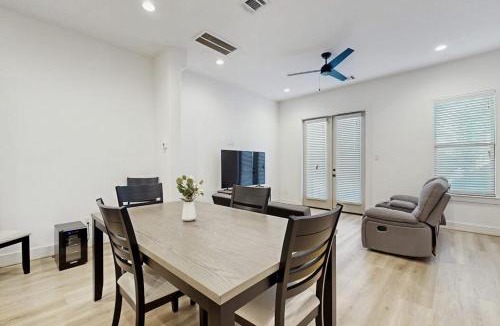 Spring Branch Central House | Laverne Hideaway