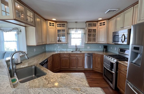 Ship Bottom House | LBI Bayfront Beauty Brand New Hot Tub! Boat Slip Included! Two blocks to Beach!