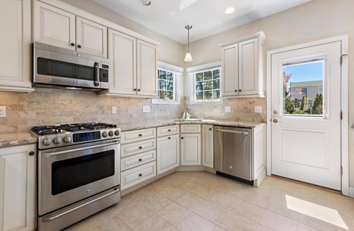 Beach Haven Gardens House | LBI Beach House w-pool in Spray Beach, 4BR, 3.5 Bath, minutes walk to beach