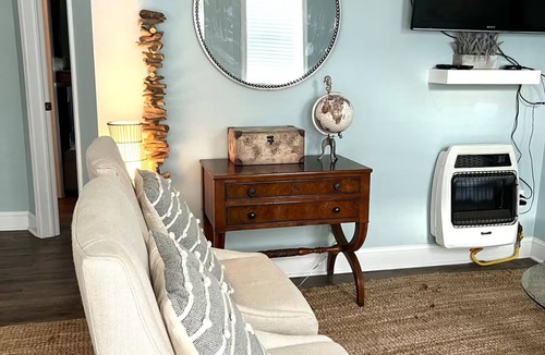 Ship Bottom Apartment | LBI Surf Oasis- One bedroom renovated condo