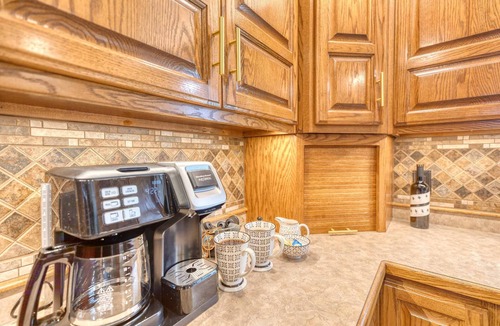 Yankton House | Leather&Spruce - Luxury Lake area fun funky home with amenities. Great for 2-18!