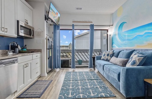 Garden City Condo | LED Nights Pool View Beach Pier Rider-Friendly
