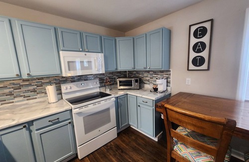 Thompsonville House | Less is Moore