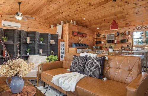 Valley Head House | Liberty Lodge on the Americana Farm