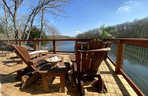 Excelsior Springs Cabin | Light-Filled Lakeside Cabin with Private 15-Acre Spring-Fed Lake Near Downtown Excelsior Springs, Missouri