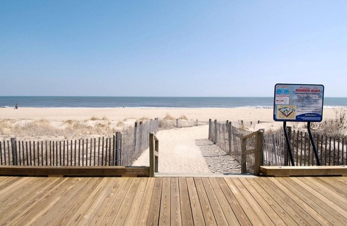 Rehoboth Beach Condo | LINENS & DAILY ACTIVITIES INCLUDED*!. The Grande at Canal Pointe Community! Enjoy your beach vacation with this beautifully furnished brand new 3 bedroom and 2 bath condo located on the 2nd floor new to our inventory!