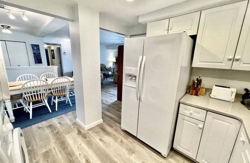 Rehoboth Beach Condo | LINENS INCLUDED*! OCEANFRONT/BOARDWALK BUILDING WITH ROOFTOP POOL