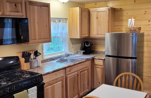 Dayton Cabin | "Little Cabin in the Woods" - 5 miles from Dayton Boat Launch