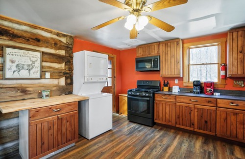 Shanks House | Little Cacapon River-River Access | Fire Pit | Private Pond | Family Friendly