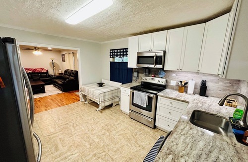 Jasper House | Little House in Jasper