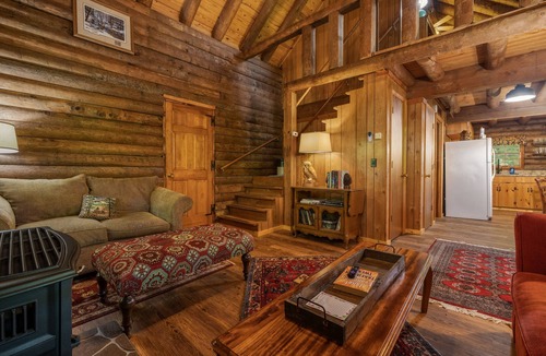 Saluda Cabin | Little Log Cabin in the Woods