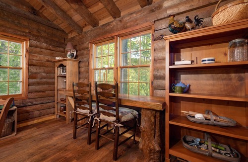 Saluda Cabin | Little Log Cabin in the Woods