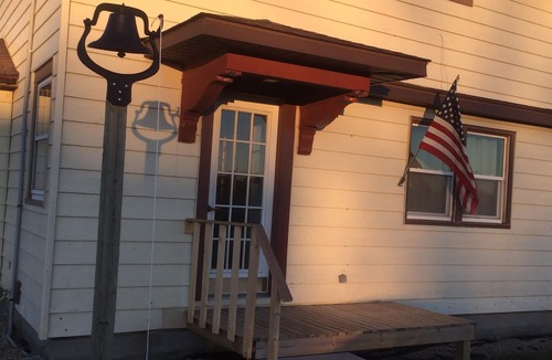 Ayrshire House | Little Prairie House on the Lake