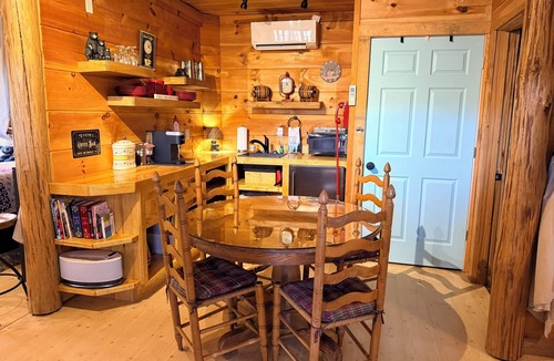 Mentone Cabin | Little River Family Retreat 5 king suites, 4.5 BA, walking trail, creek, private