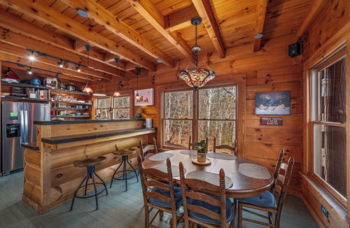 Mentone Cabin | Little River Family Retreat 5 king suites, 4.5 BA, walking trail, creek, private