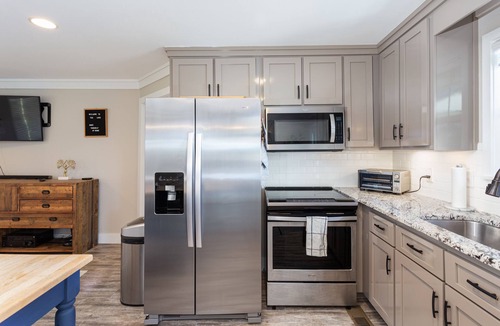 Talladega House | Livin' the Lake Life Rental