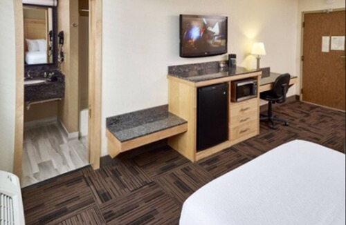 Maplewood Hotel | LivINN Hotel St. Paul – I-94 – East 3M Area