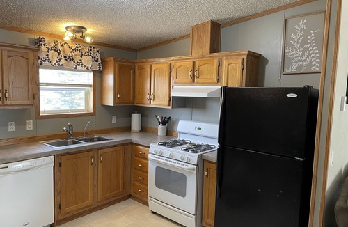 Kidder County House | Located right off main roads - with access to fishing, boating & hunting nearby!