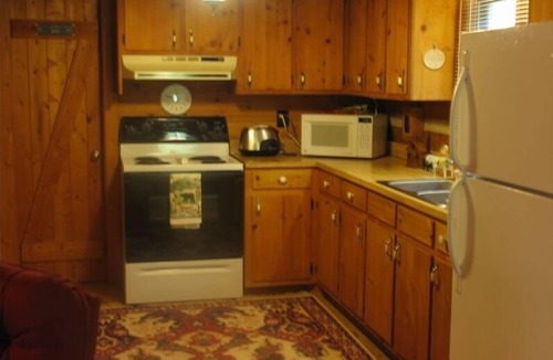 Sugar Grove Cabin | Log Cabin - Best 3 Bdrm Value - Close to Boone & ASU - Free Night for every 3