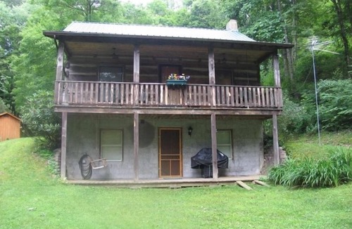 Sugar Grove Cabin | Log Cabin - Best 3 Bdrm Value - Close to Boone & ASU - Free Night for every 3