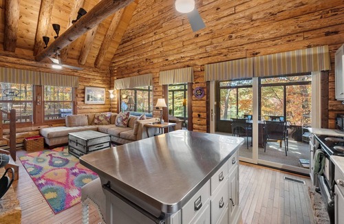 Kabletown Cabin | Log Cabin w/Hot Tub & Waterfront Patio!