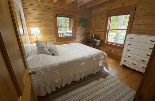 Unionville Other | Log home on secluded horse & cattle farm