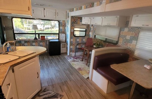 Lincoln House | Logan Martin Lake Sunroom camper