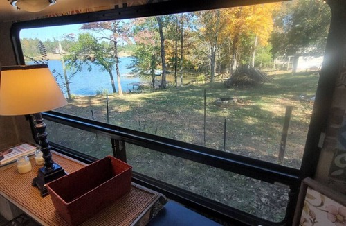 Lincoln House | Logan Martin Lake Sunroom camper