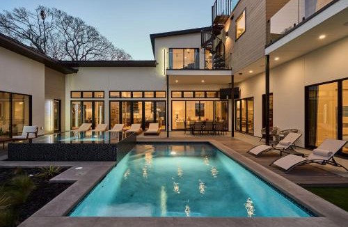 Riverside Villa | Lone Star Lookout by Lux Tiny Resorts