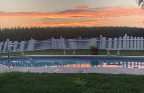 Cochranville House | Longwood Gardens, Special Horseback Riding Trips Avail, Pool, Views 2 King Beds