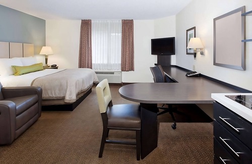 Mount Laurel Hotel | Look No Further! Free Parking, Pets Allowed, Short Drive to Liberty Bell Center