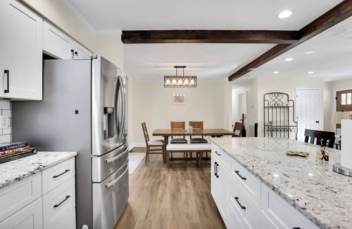 Wrightsboro House | Louisiana Charm, 4 bedroom, 5m to ILM, Private Yard & Fire Pit