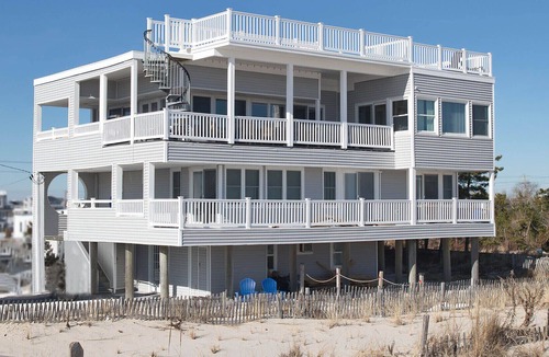 Loveladies House | Loveladies - ~LBI~ - Stupendous - Five/Six Bedroom - Oceanfront