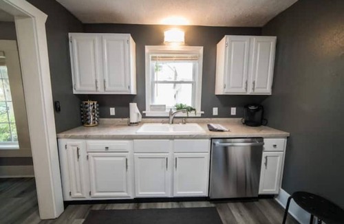 Clear Lake House | Lovely 2 bedroom rental unit with garage parking.