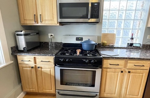 Lakeview Condo | Lovely 3 Bedroom condo near Wrigley!