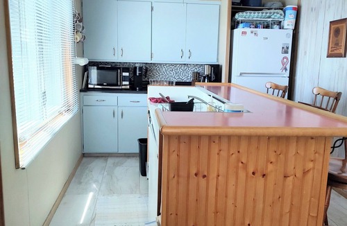 Wahpeton Condo | Lovely 3-bedroom condo with AC in charming Okoboji