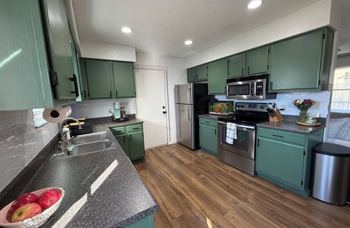 Oak Grove House | Lovely 3-bedroom house with AC in charming Oak Grove 25 MINUTES TO WORLD CUP