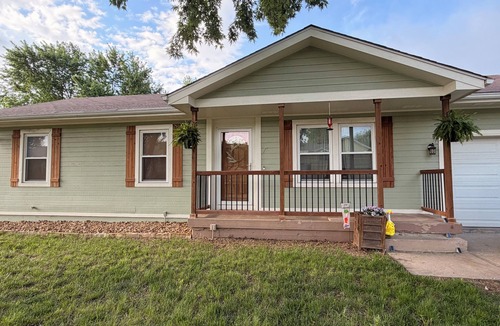 Oak Grove House | Lovely 3-bedroom house with AC in charming Oak Grove 25 MINUTES TO WORLD CUP