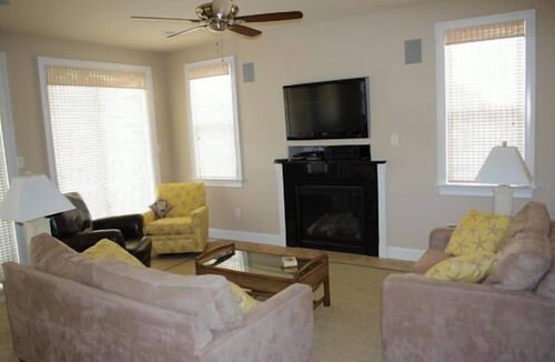 South End Condo | Lovely 4 bedroom, 3 bath beach front property