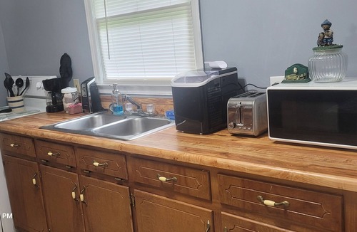 Adairsville Apartment | Lovely apartment with AC in charming calhoun Gan5 miles from I75 and Bucees.