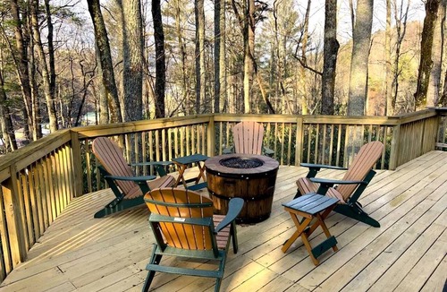 Boone Cabin | Lovely Cabin with Hot Tub Surrounded by Trees for a Peaceful Getaway in Nature in Boone, North Carolina