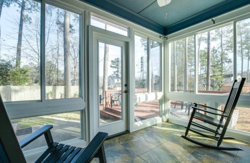 Fayetteville House | Lovely Fayetteville Home: Deck & Fireplace!