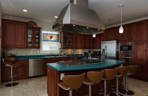 Wrightsville Beach House | Lovely Ocean Front Upper Level Duplex w Elevator!
